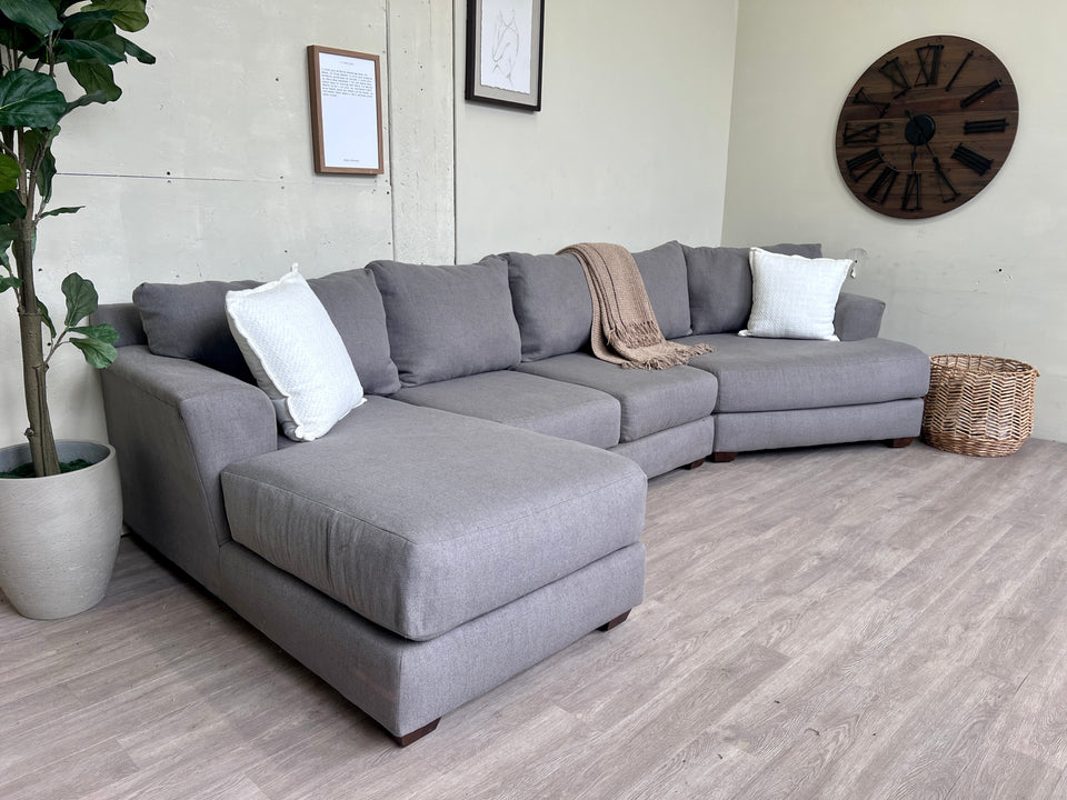 FREE DELIVERY! 🚚 - Jordan’s Furniture Gray Modern U Sectional with Cuddle Corner & Chaise