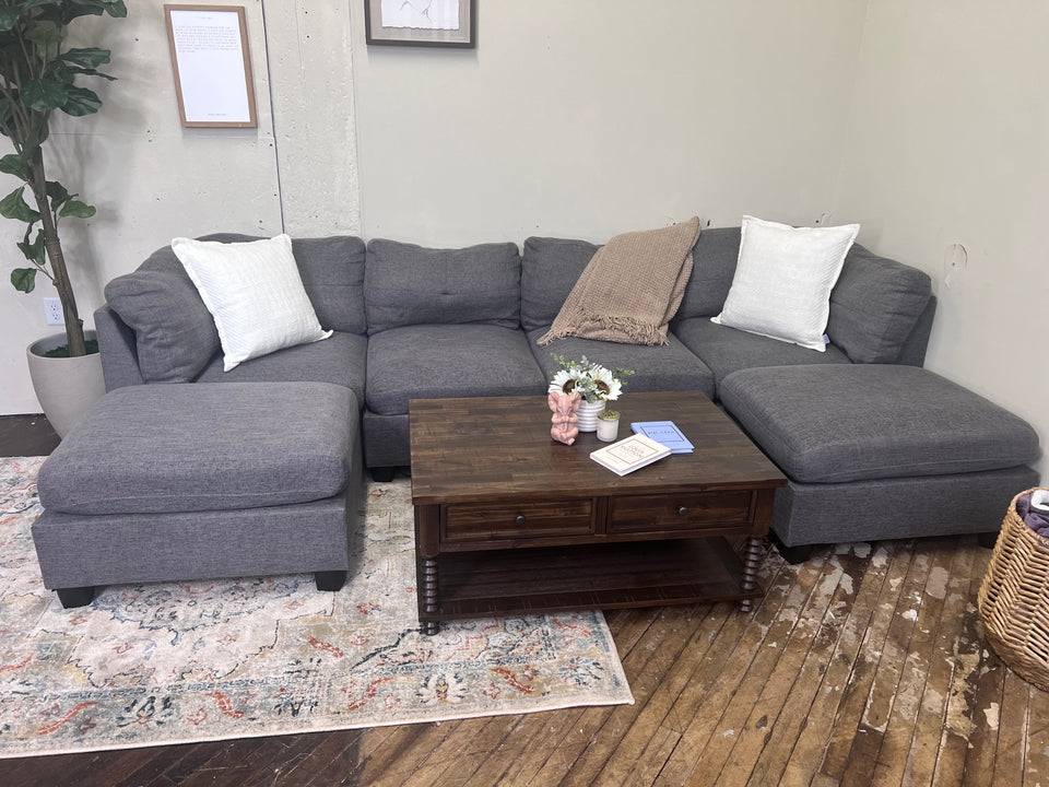 FREE DELIVERY! 🚚 - Gray Modular Rearrangeable U Sectional Couch with Ottomans