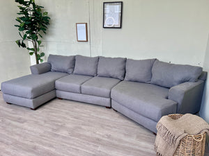 FREE DELIVERY! 🚚 - Jordan’s Furniture Gray Modern U Sectional with Cuddle Corner & Chaise