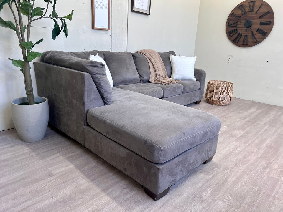 FREE DELIVERY! 🚚 - Slate Gray Modern Microfiber Sectional Couch with Chaise