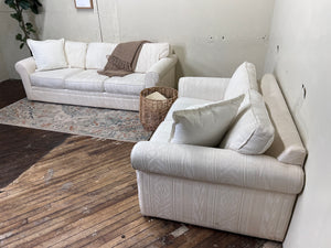 FREE DELIVERY! 🚚 - White Vintage Design 3 Seater Couch & Loveseat Set