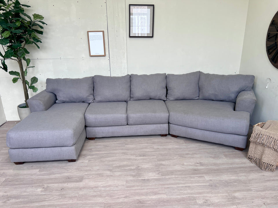 FREE DELIVERY! 🚚 - Jordan’s Furniture Gray Modern U Sectional with Cuddle Corner & Chaise