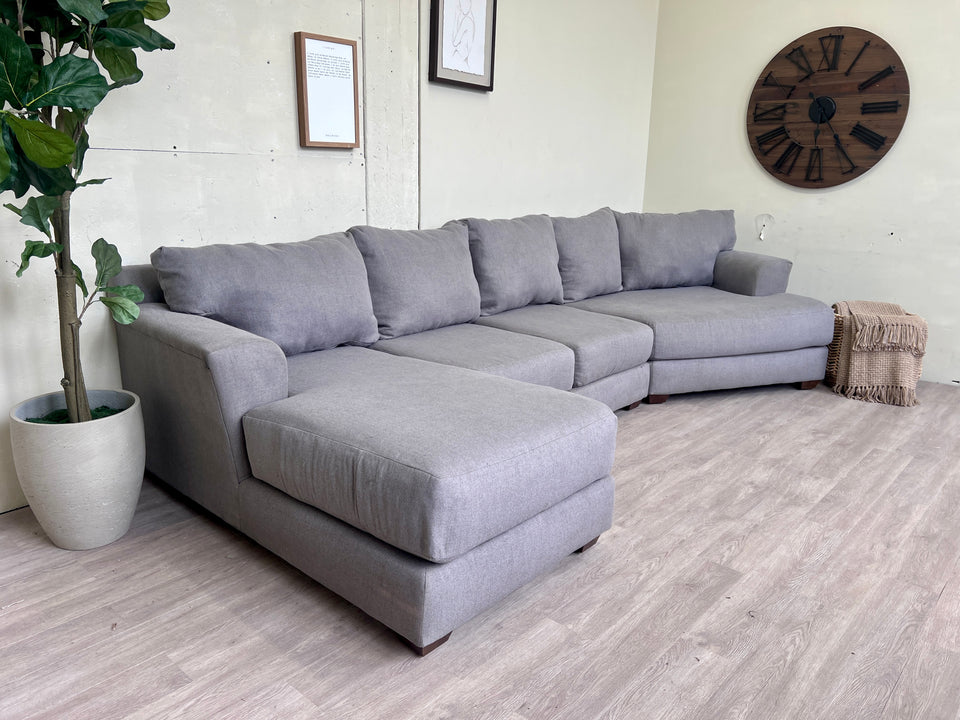 FREE DELIVERY! 🚚 - Jordan’s Furniture Gray Modern U Sectional with Cuddle Corner & Chaise