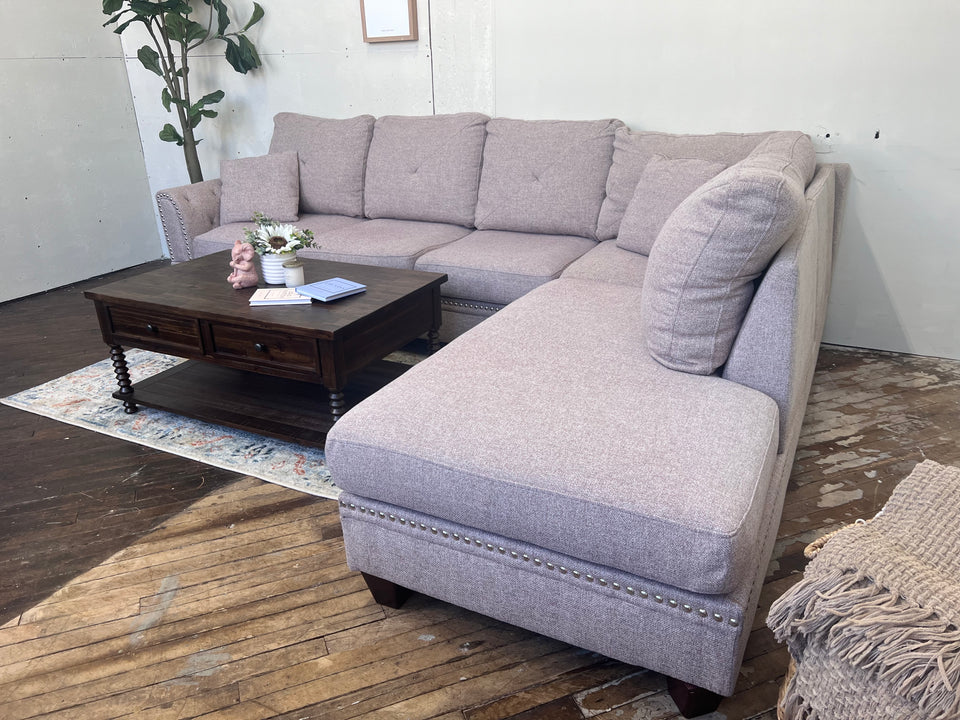 FREE DELIVERY! 🚚- Pink Tufted Sectional Couch with Chaise