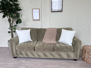 FREE DELIVERY! 🚚 - Green Modern Velour 3 Seater Couch