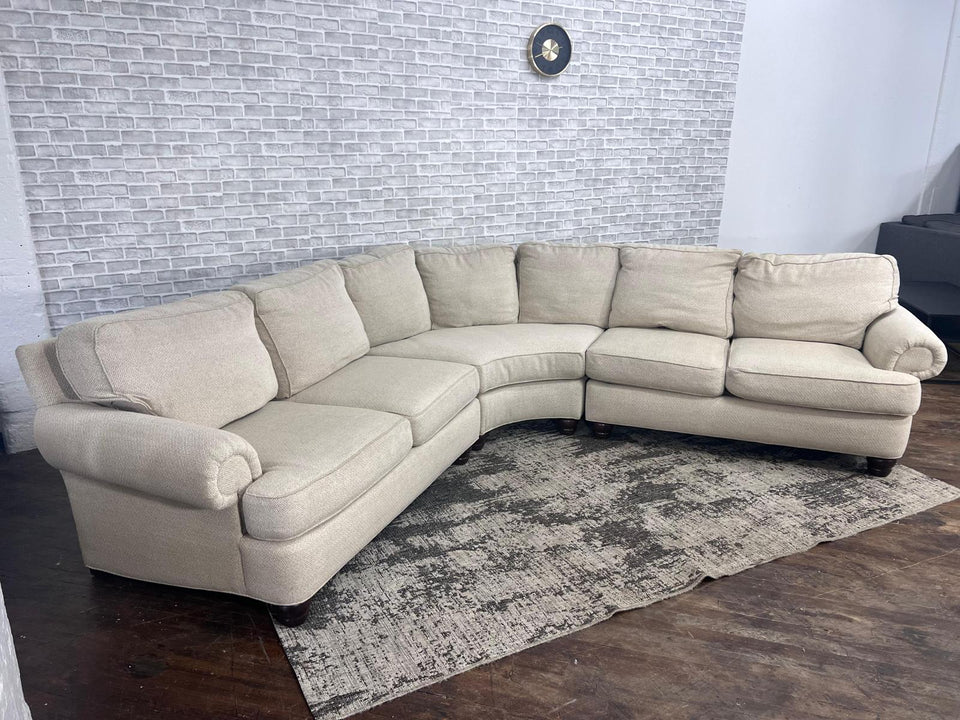FREE DELIVERY! 🚚 - Jordan’s Furniture Cream Theatre Sectional Couch