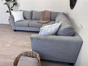 FREE DELIVERY! 🚚 - Light Gray Modern Sectional Couch